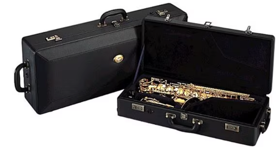 YAS-82Z Custom Alto Saxophone gold lacquer finish with body case